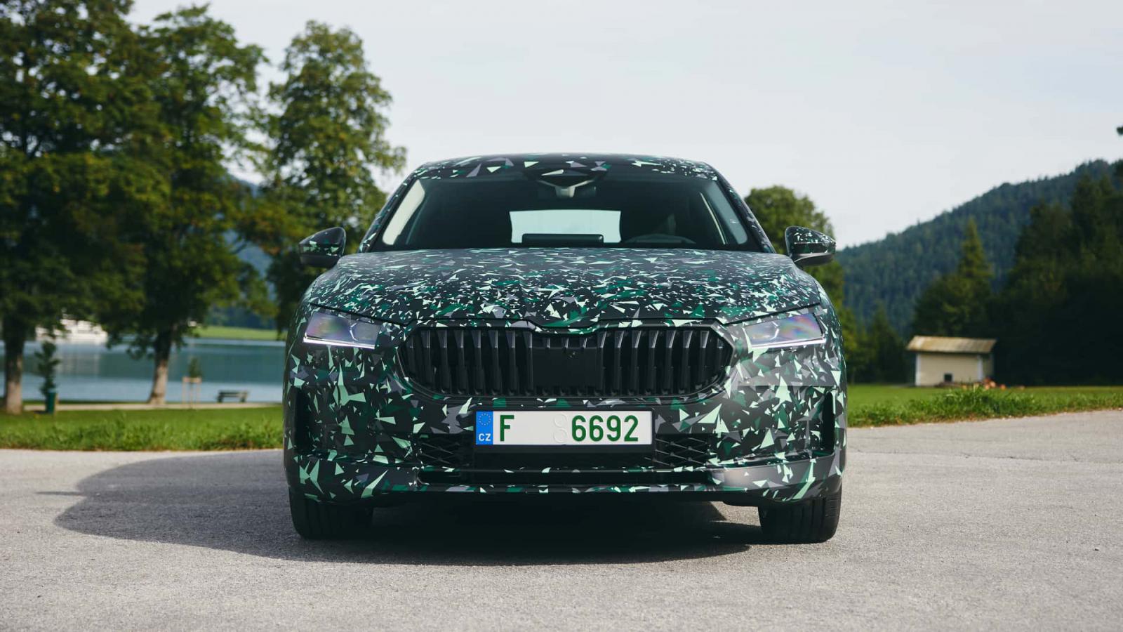 Η Skoda έδειξε το νέο Superb 
